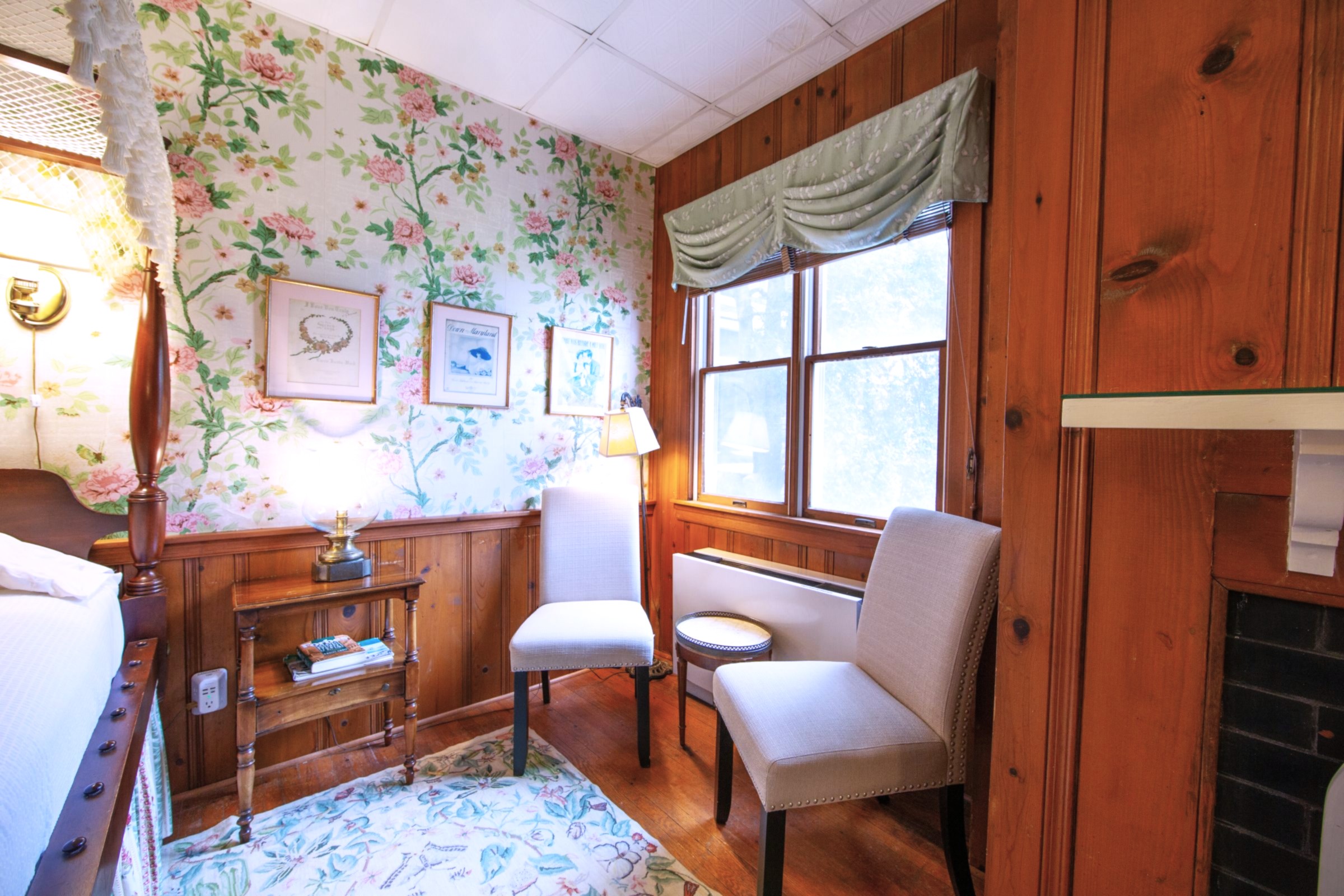 Water View Sandaway Suite Sitting Area